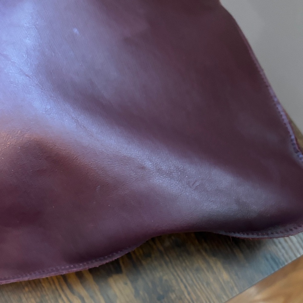 Women’s Plum Leather Tote Handbag - Picture 10 of 11